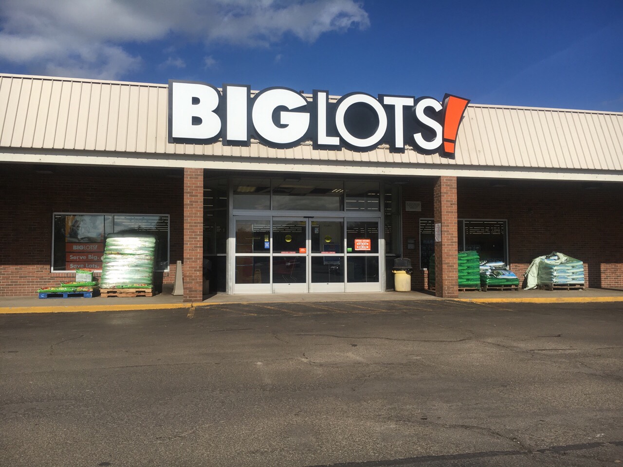 Man Allegedly Threatens Woman With Knife During Big Lots Shoplifting