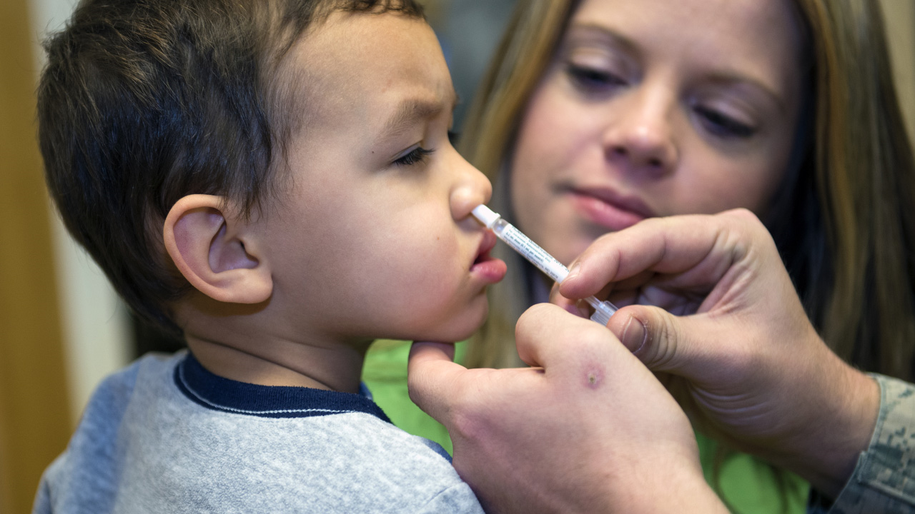 Flu Shot May Be More Effective Than Nasal Spray