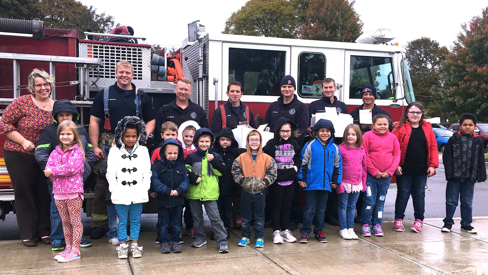 Lincoln Elementary Pupils Honor Jamestown Fire Fighters