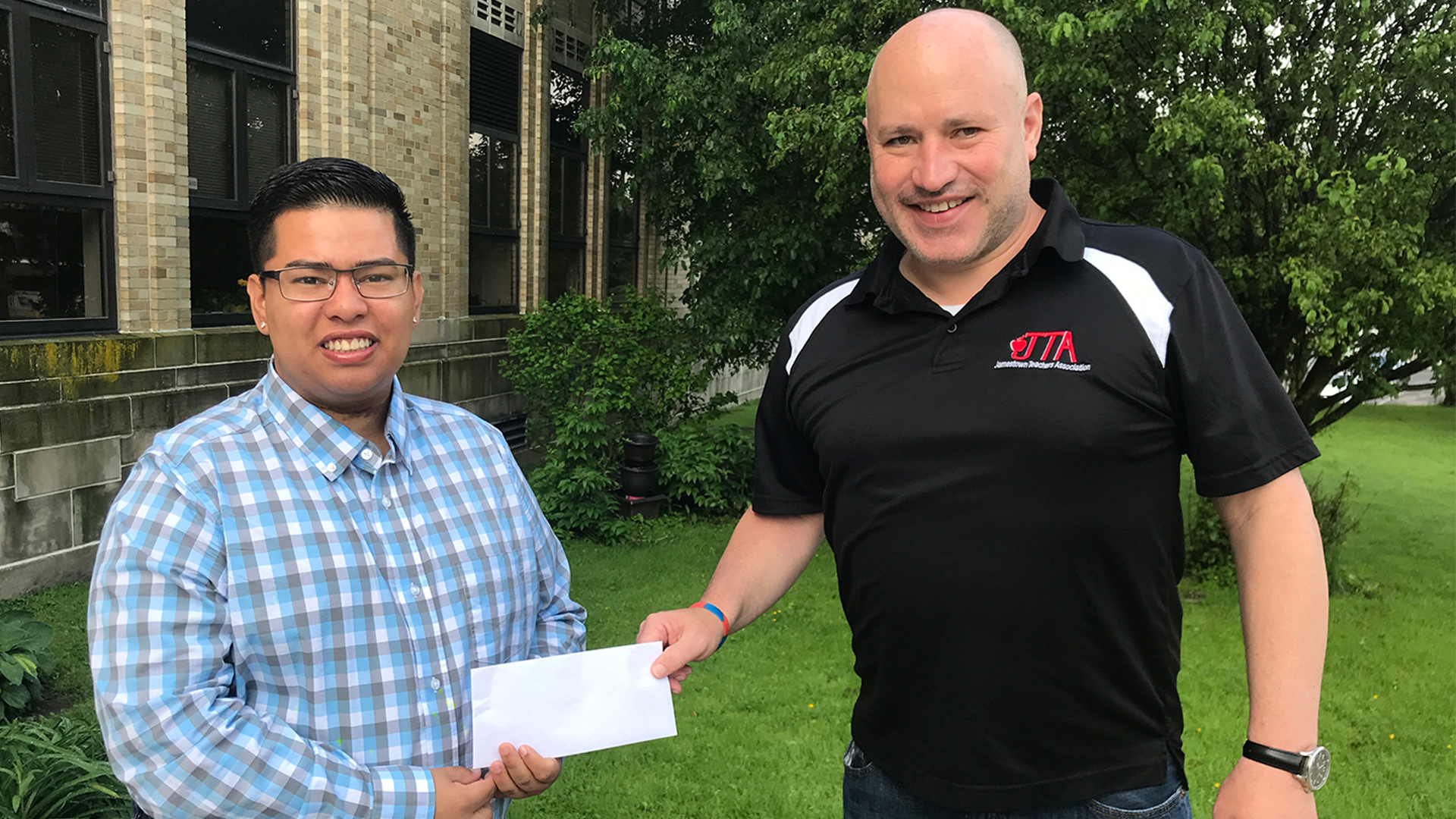 JHS Teen Receives $1,000 Scholarship
