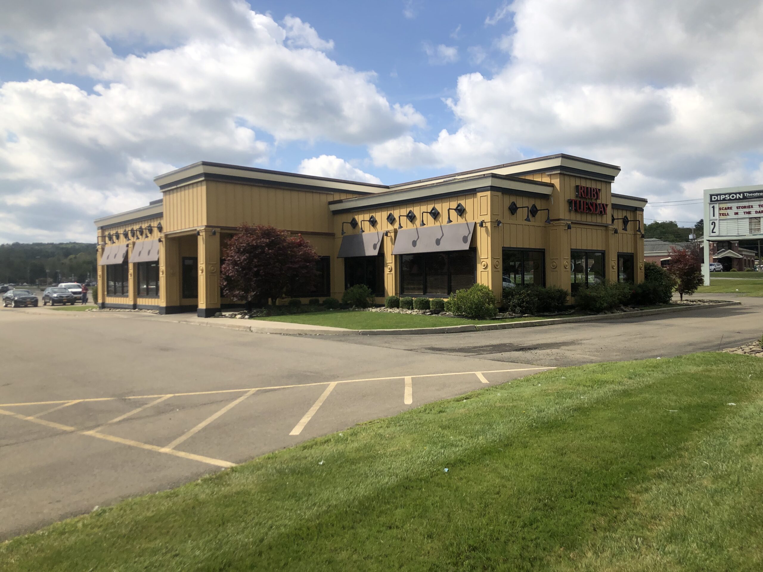 Lakewood’s Ruby Tuesday Closes