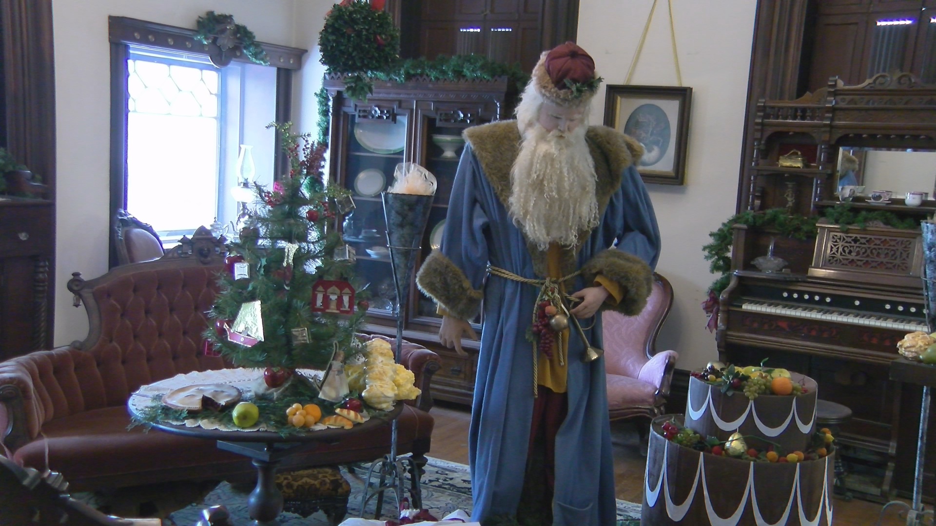 Jamestown Museum Hosts Holiday Display