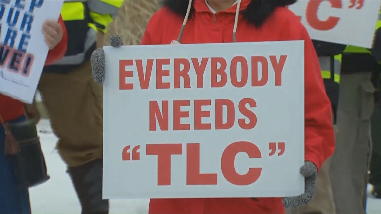 Health Care Workers, Elected Officials Petition To Keep Local Hospital Open