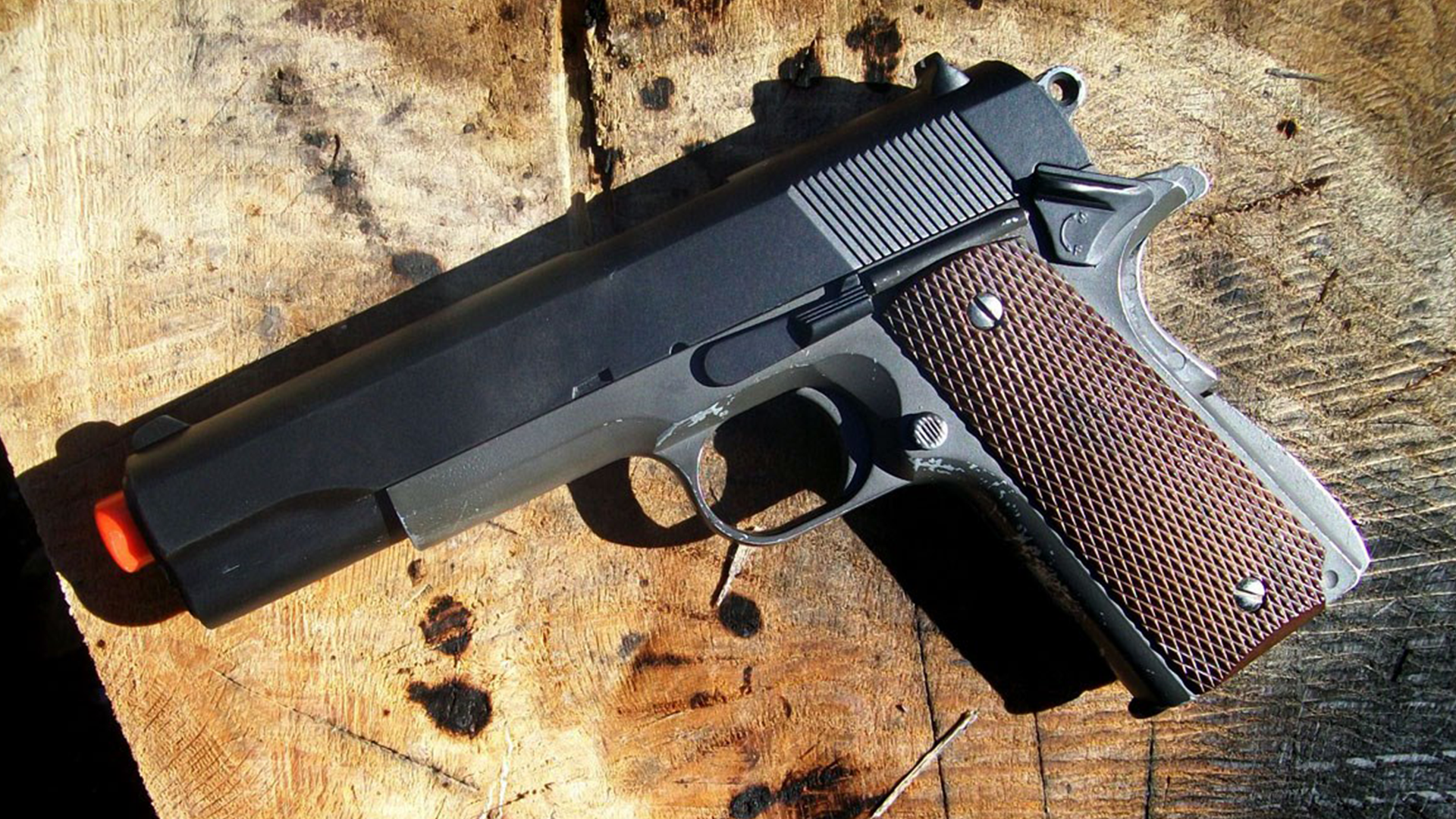 Legislation Signed In NY Strengthening Restrictions On Imitation Weapons 