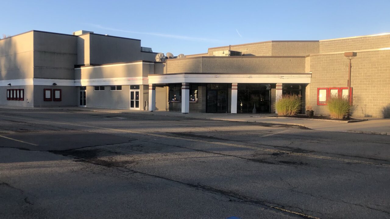 Dipson Movie Theater in Lakewood NY