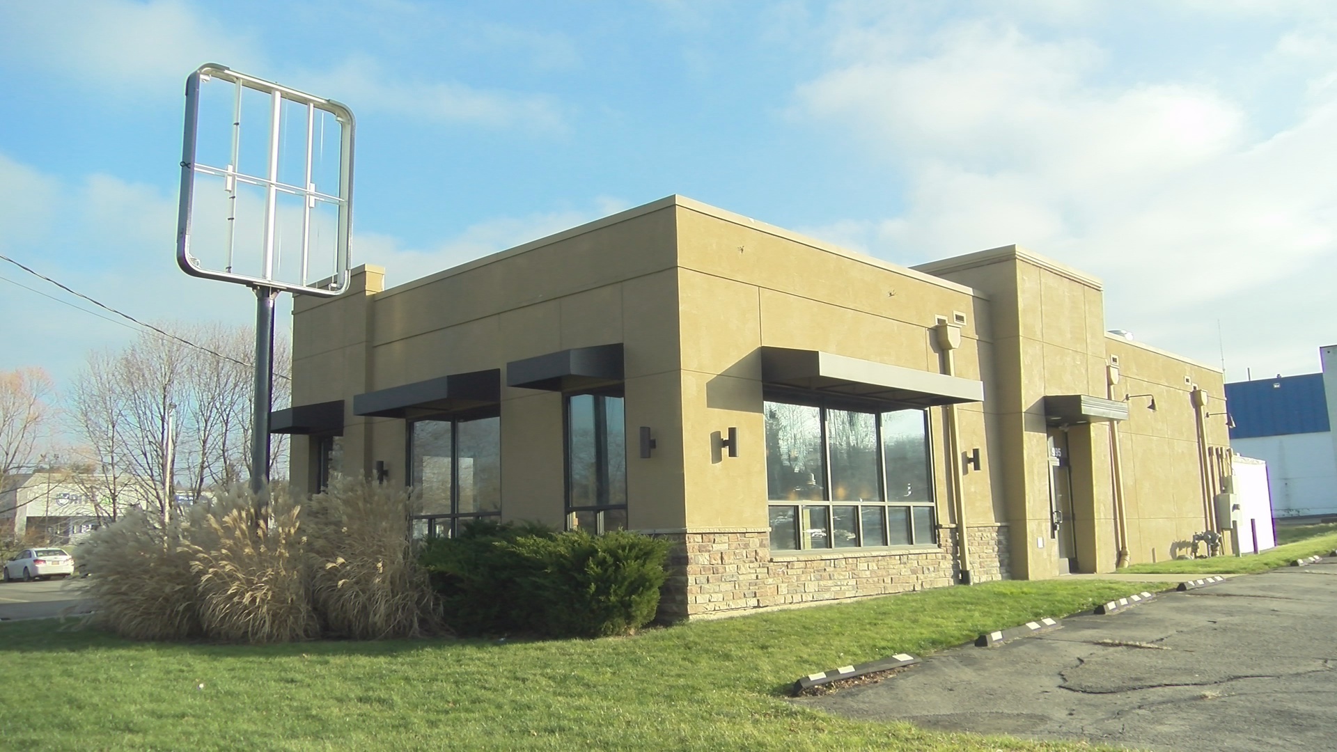 Honest John’s Pizzeria Expanding To Old West Ellicott Pizza Hut Location