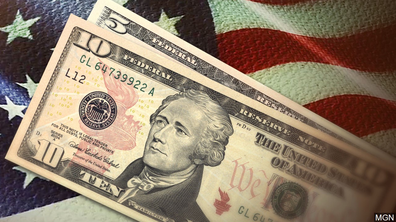 Desperate For Workers, US Restaurants And Stores Raise Pay