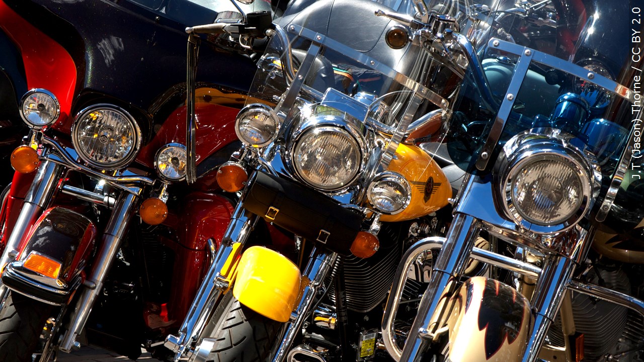 High-Speed Chase Leads to Arrest in Stolen Motorcycle Incident