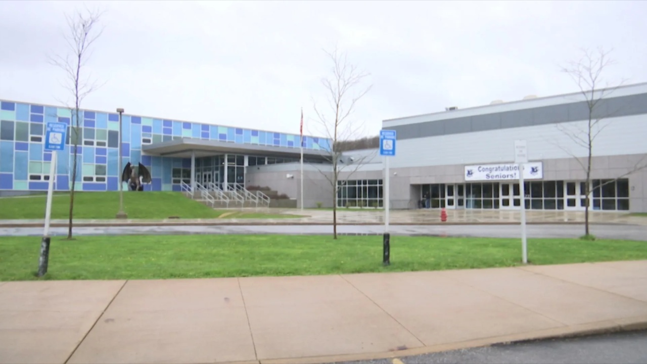 Warren School Board Votes to Follow State’s Mask Mandate