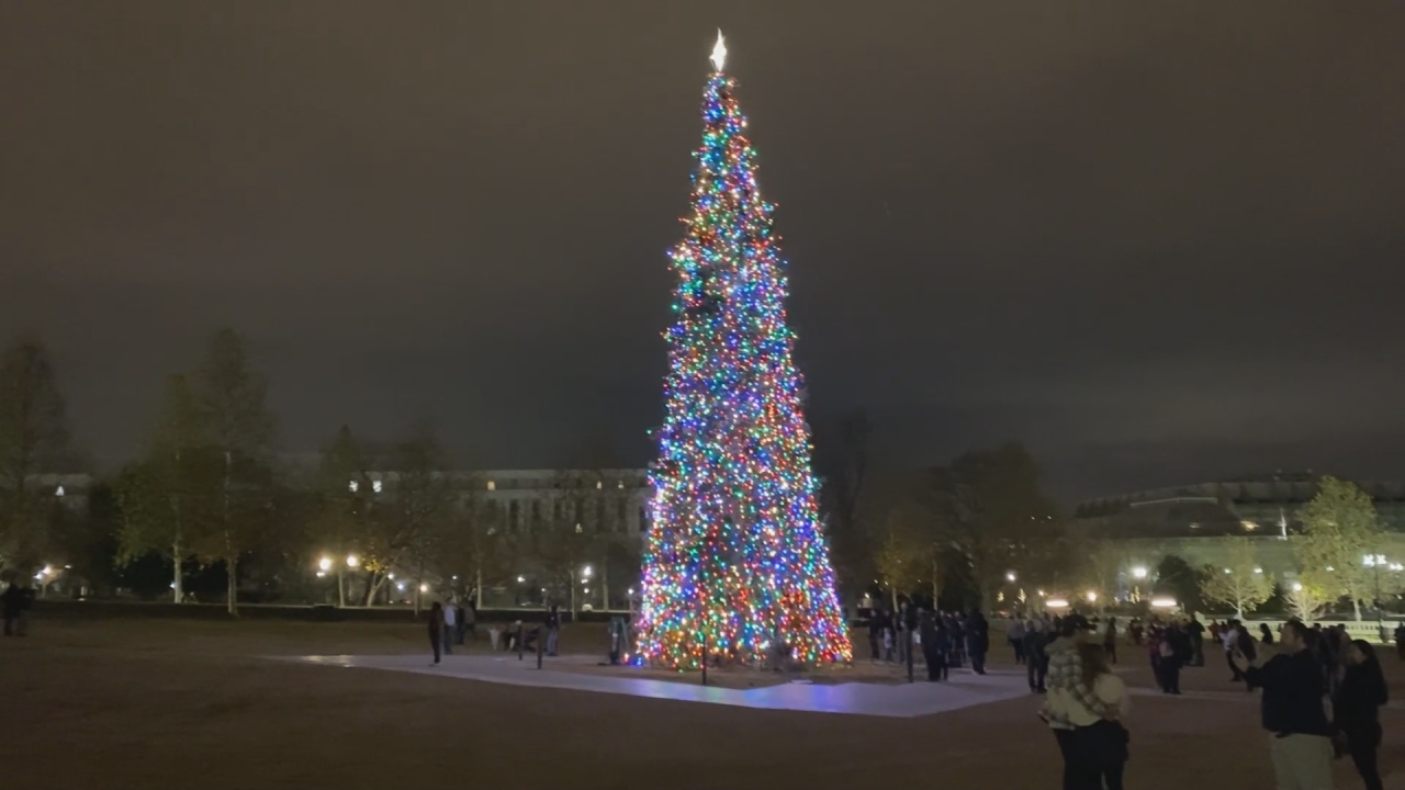 Washington, D.C. Becomes Tourism Hotspot For Winter Holidays