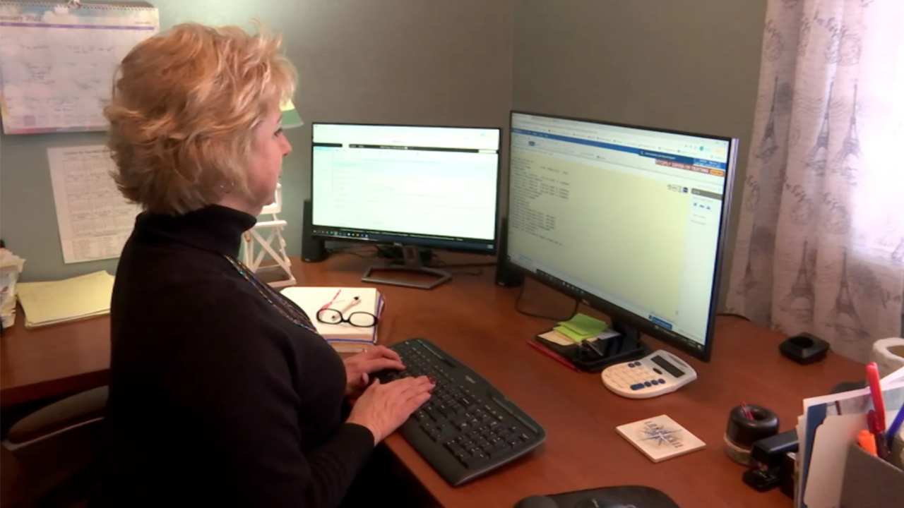 Travel Agencies Stay Busy As People Look To Escape The Cold