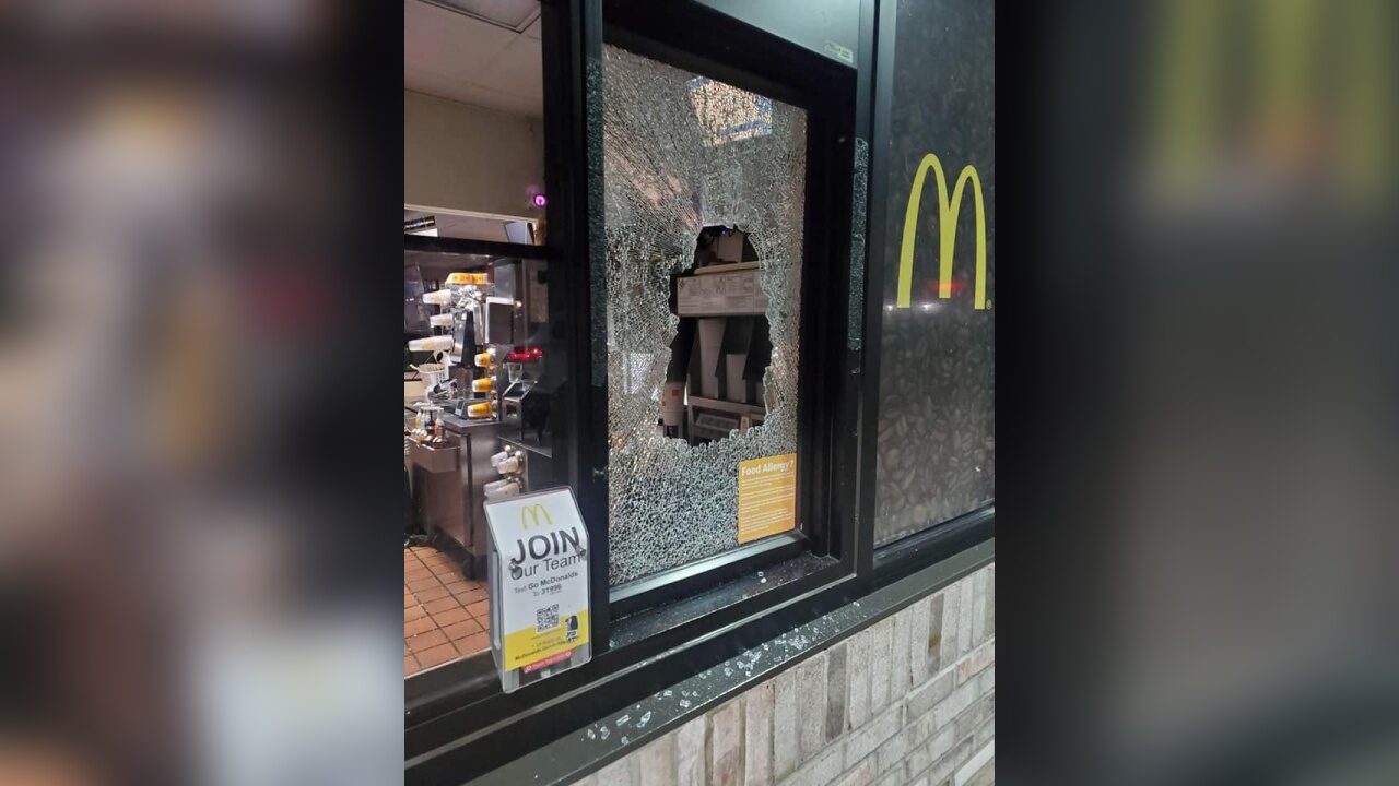 city-of-warren-police-look-to-identify-suspect-who-broke-window-at-mcdonald-s-wny-news-now