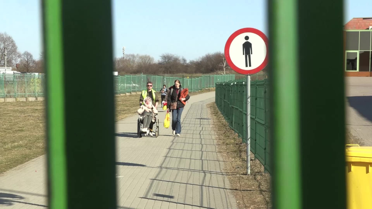 Women, Children Cross Ukraine Border, Volunteers Ready To Help Refugees