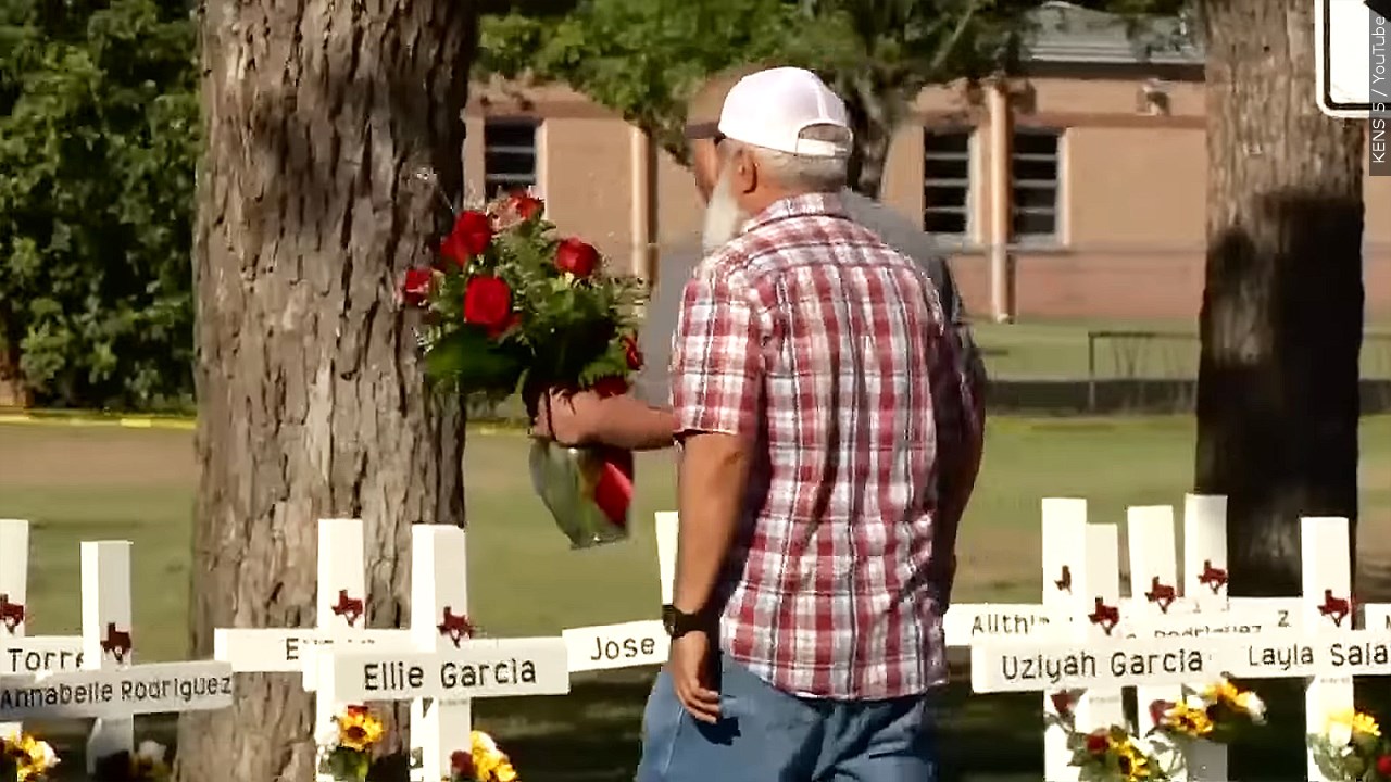 Mourners Gather As Funerals Begin For Uvalde School Killings