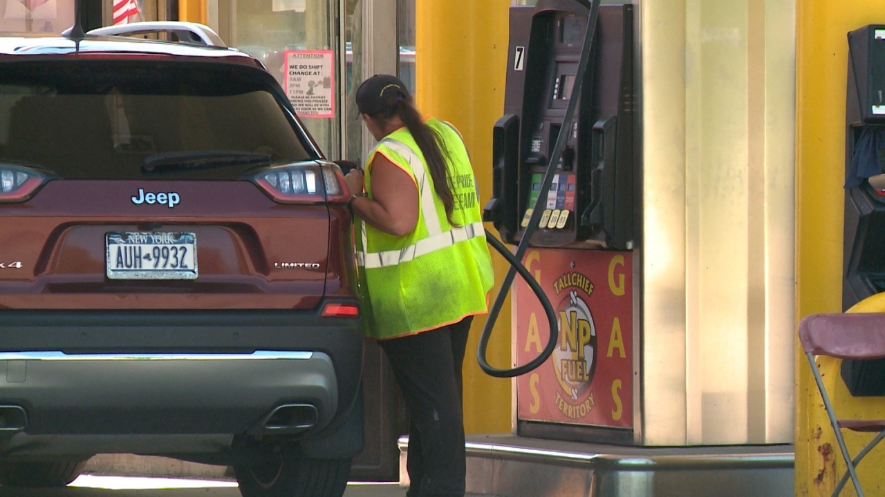 Drivers Seek Cheaper Gas Prices at Seneca Nation Reservation
