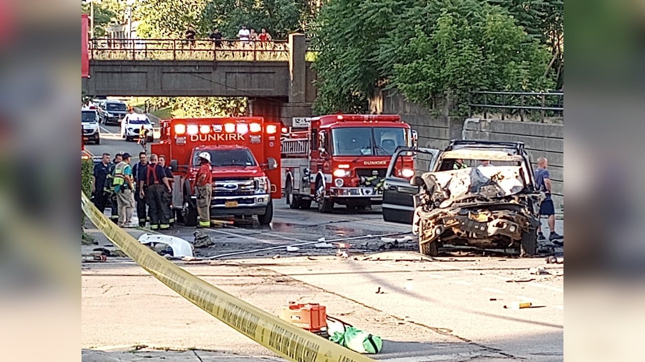 https://wnymedia.s3.us-east-2.amazonaws.com/wp-content/uploads/2022/08/11190608/County-Coroner-Called-To-Multi-Vehicle-Crash-In-Dunkirk-.jpg