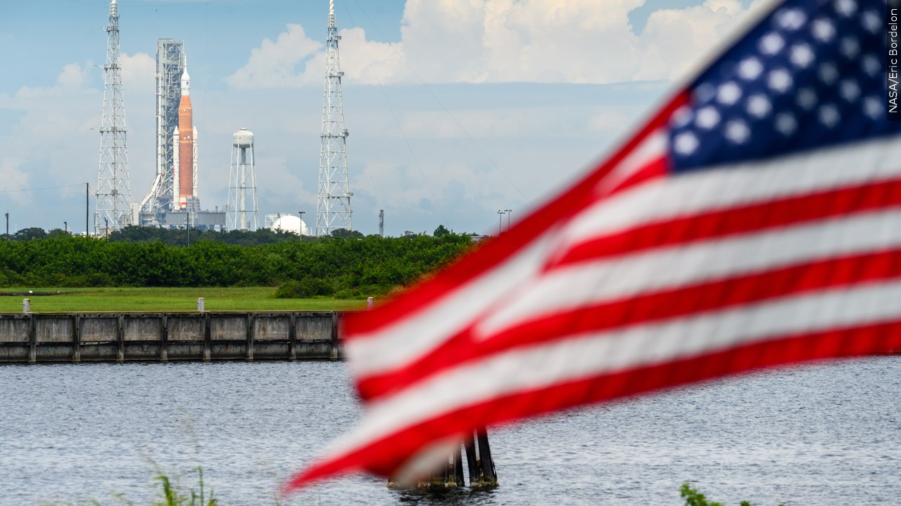 NASA fixing moon rocket leaks, hoping for Sept. launch try