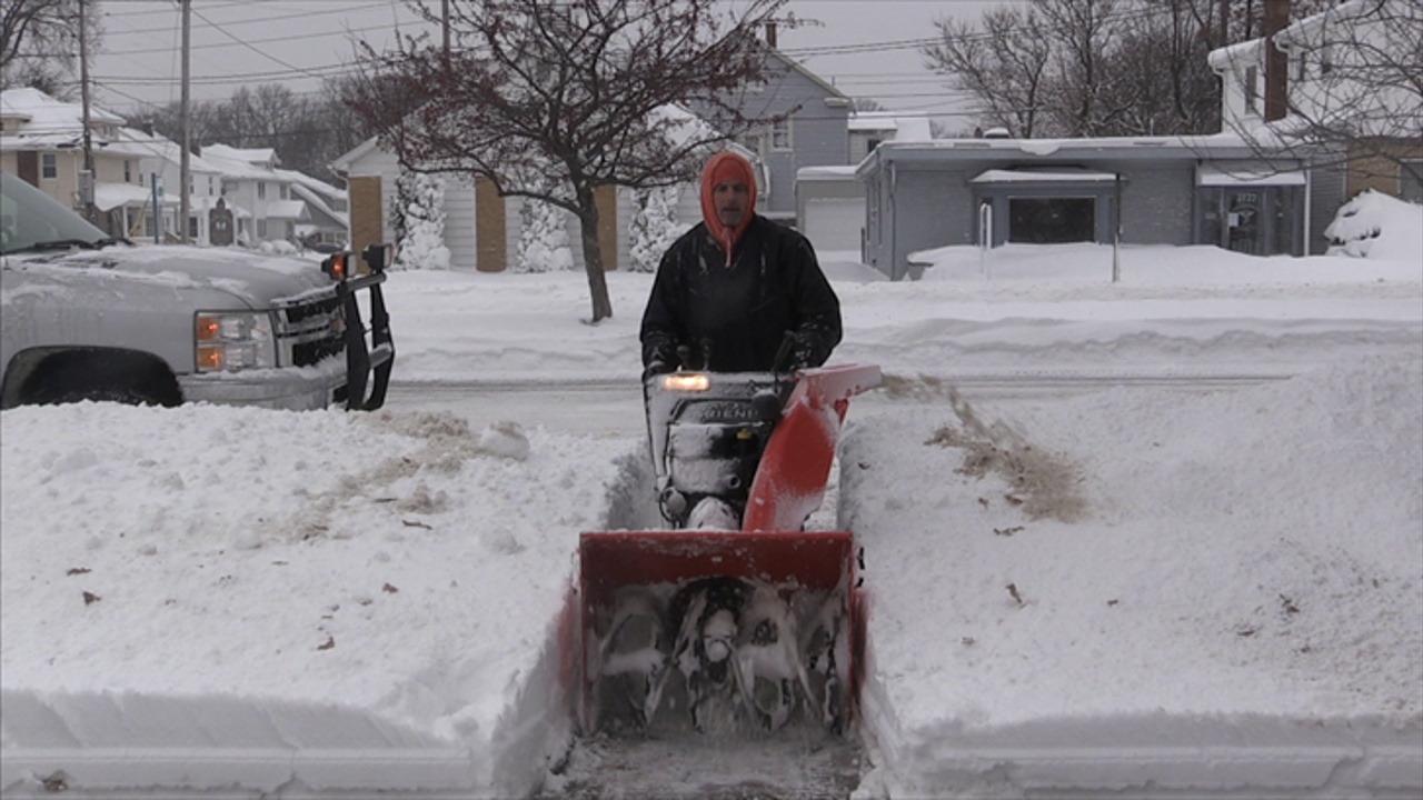 Snow Leads to A Busy Day for Power Equipment Retailers