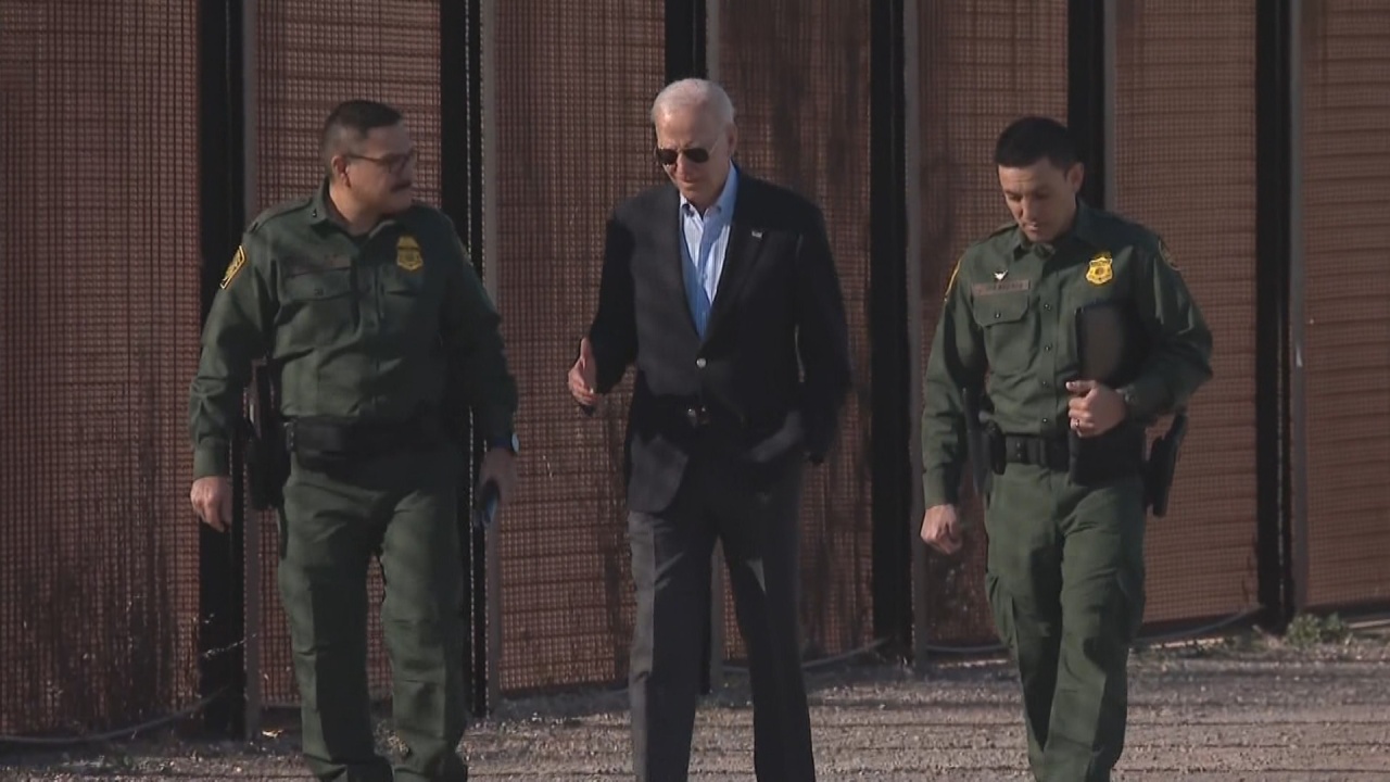 Biden inspects US-Mexico border in face of GOP criticism