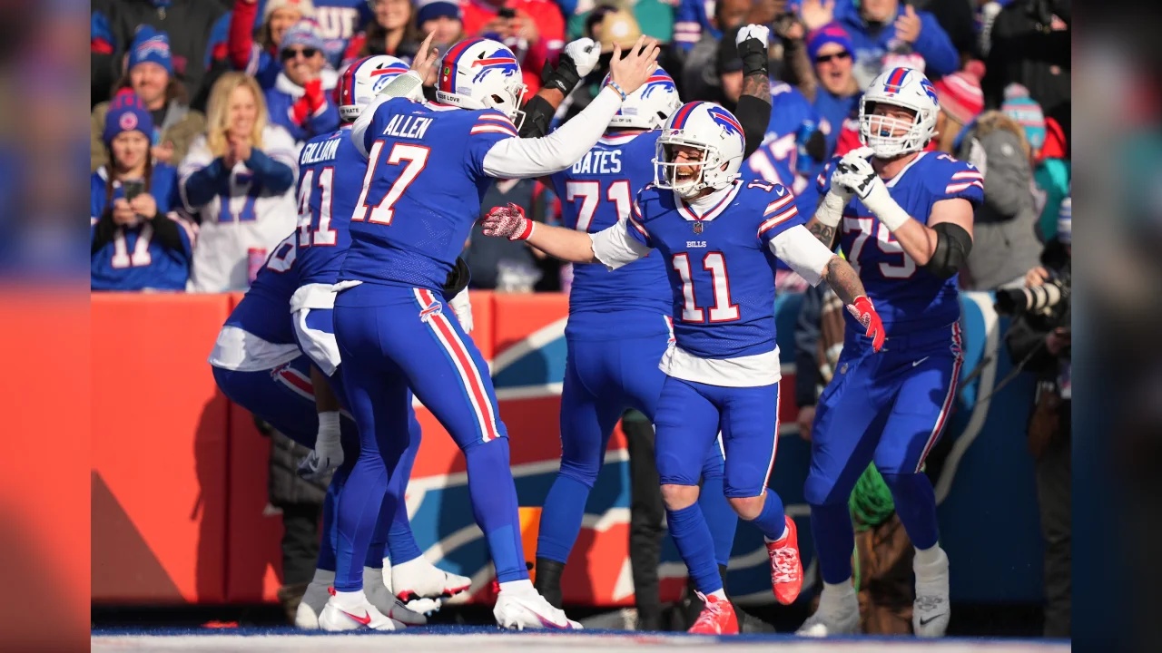 Bills hang on for 34-31 wild-card win over Dolphins