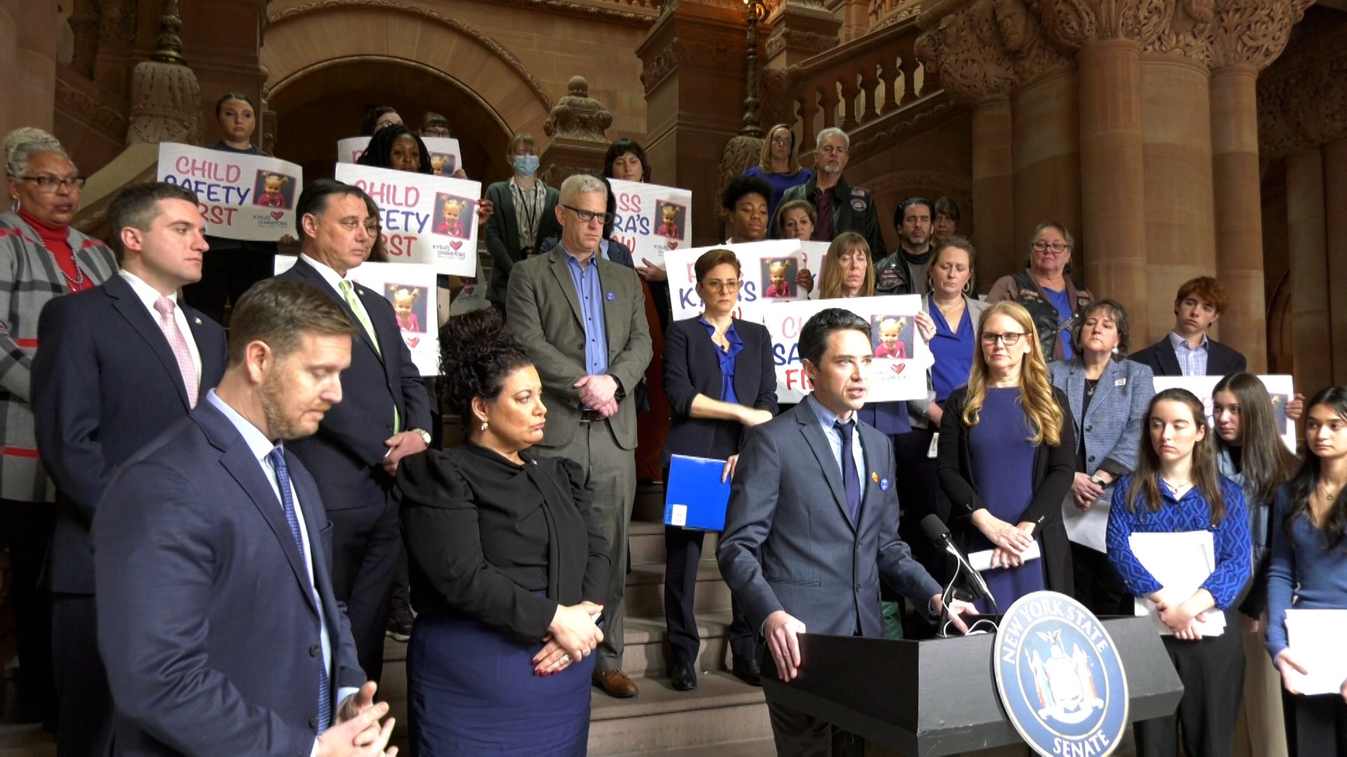 Lawmakers push for legislation to protect children during child custody proceedings