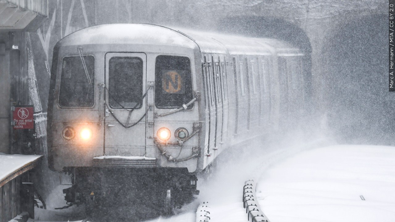 Parts of northern US shut down ahead of winter storm