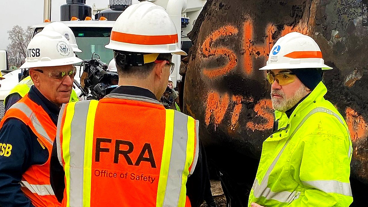 Train crew had little warning before Ohio wreck, probe finds