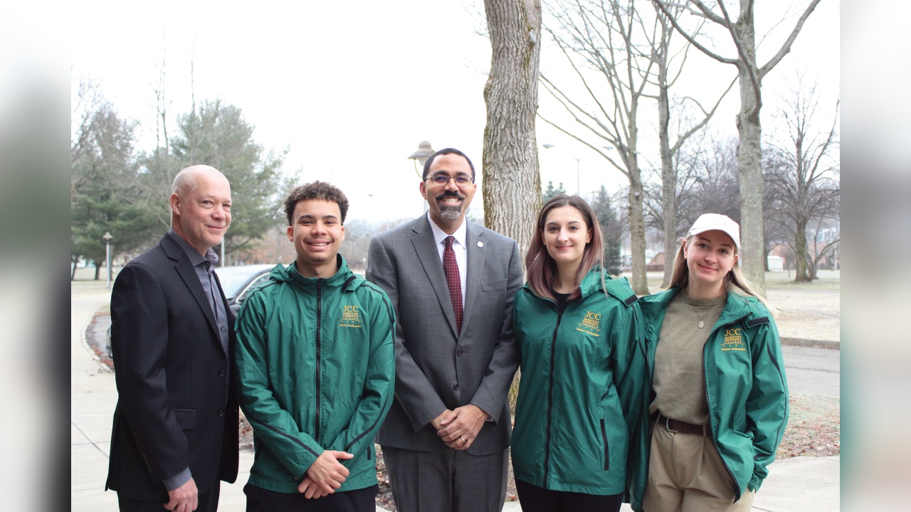 New SUNY President Visits JCC