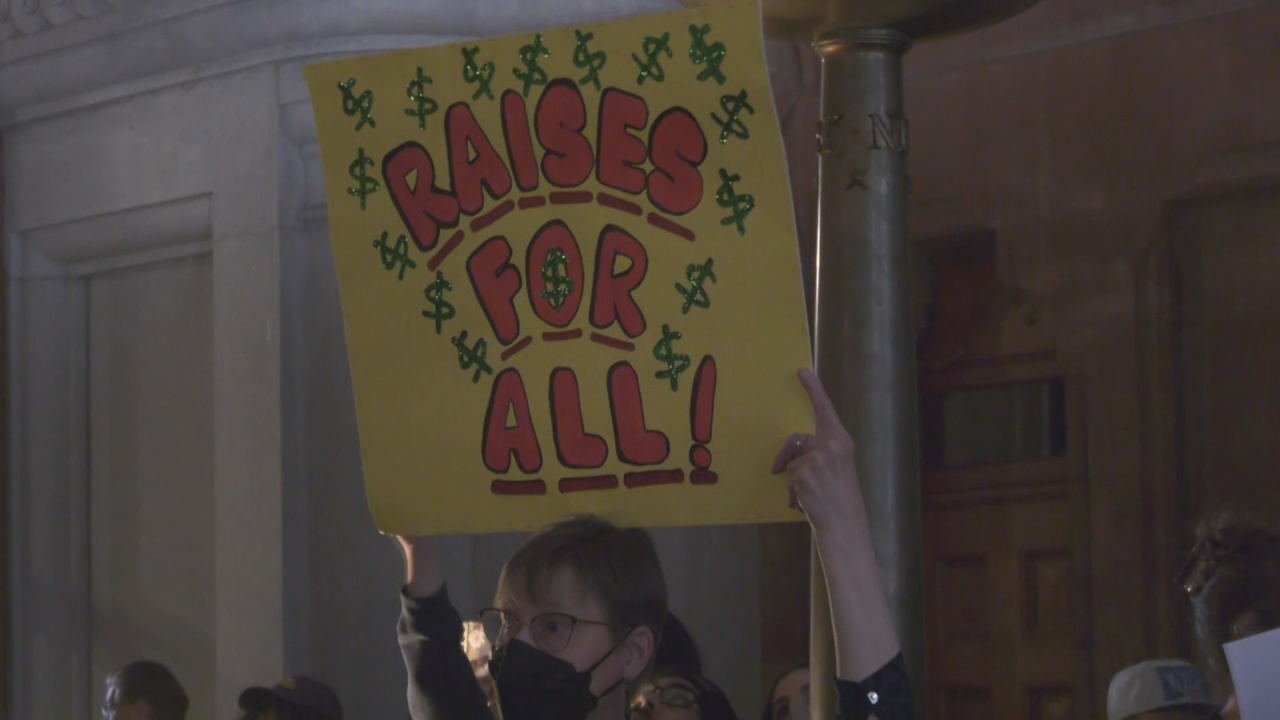 Advocates Push For Minimum Wage Increase