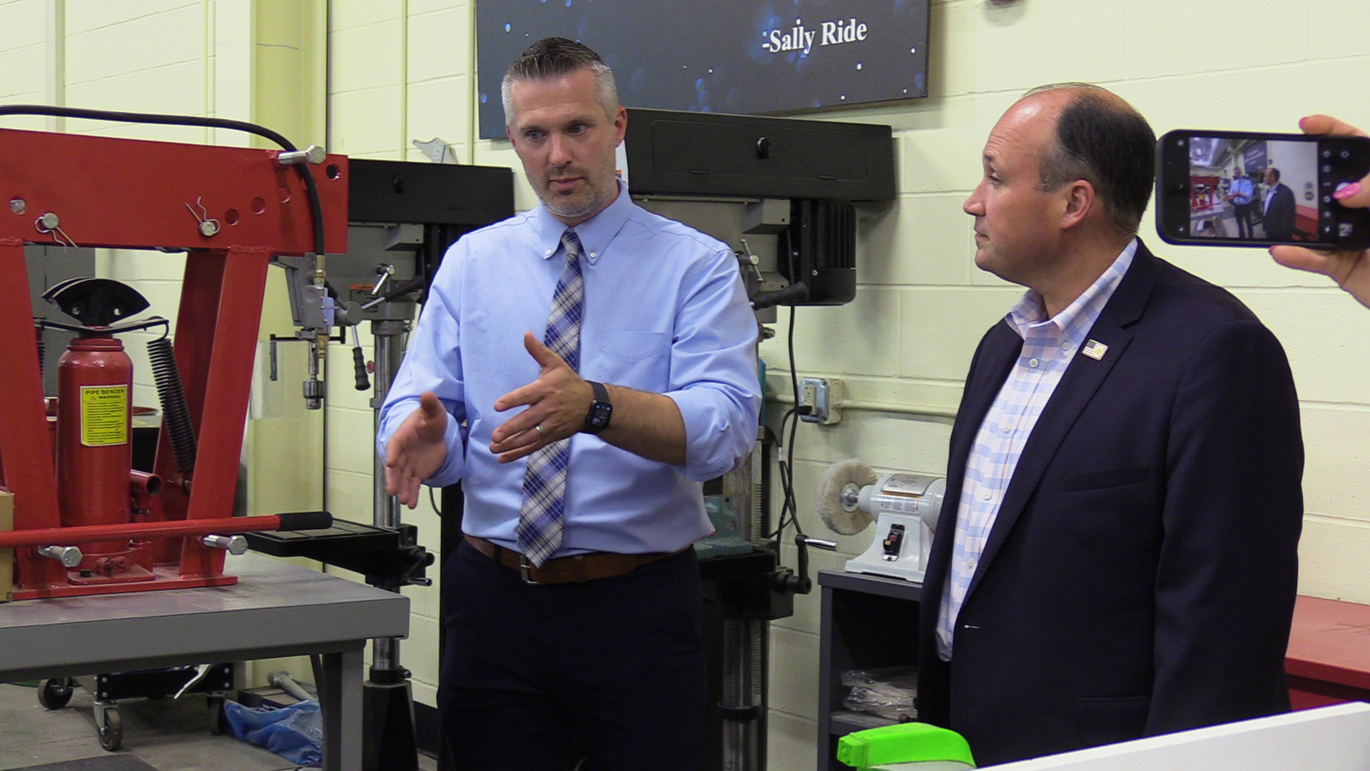 Local Congressman Tours Manufacturing School