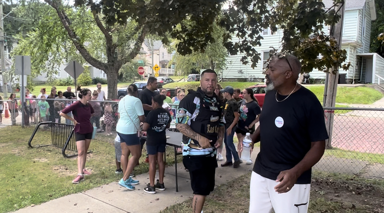 Los Contrincantes’ 5th Annual Back-to-School Event Warms Hearts