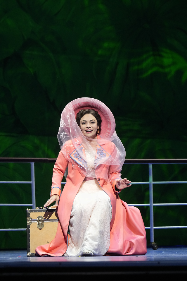 Opera House Features Met Opera Premiere of Florencia en el Amazonas