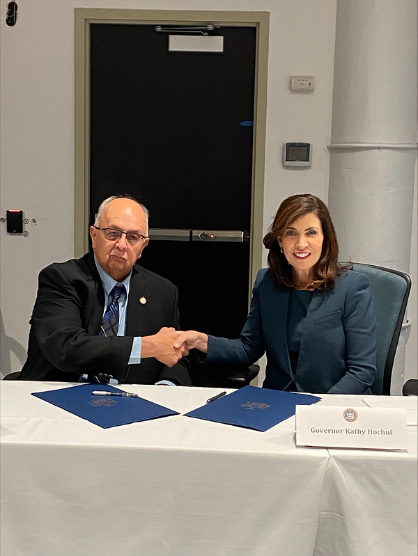 Governor Hochul and President Armstrong Extend Gaming Compact
