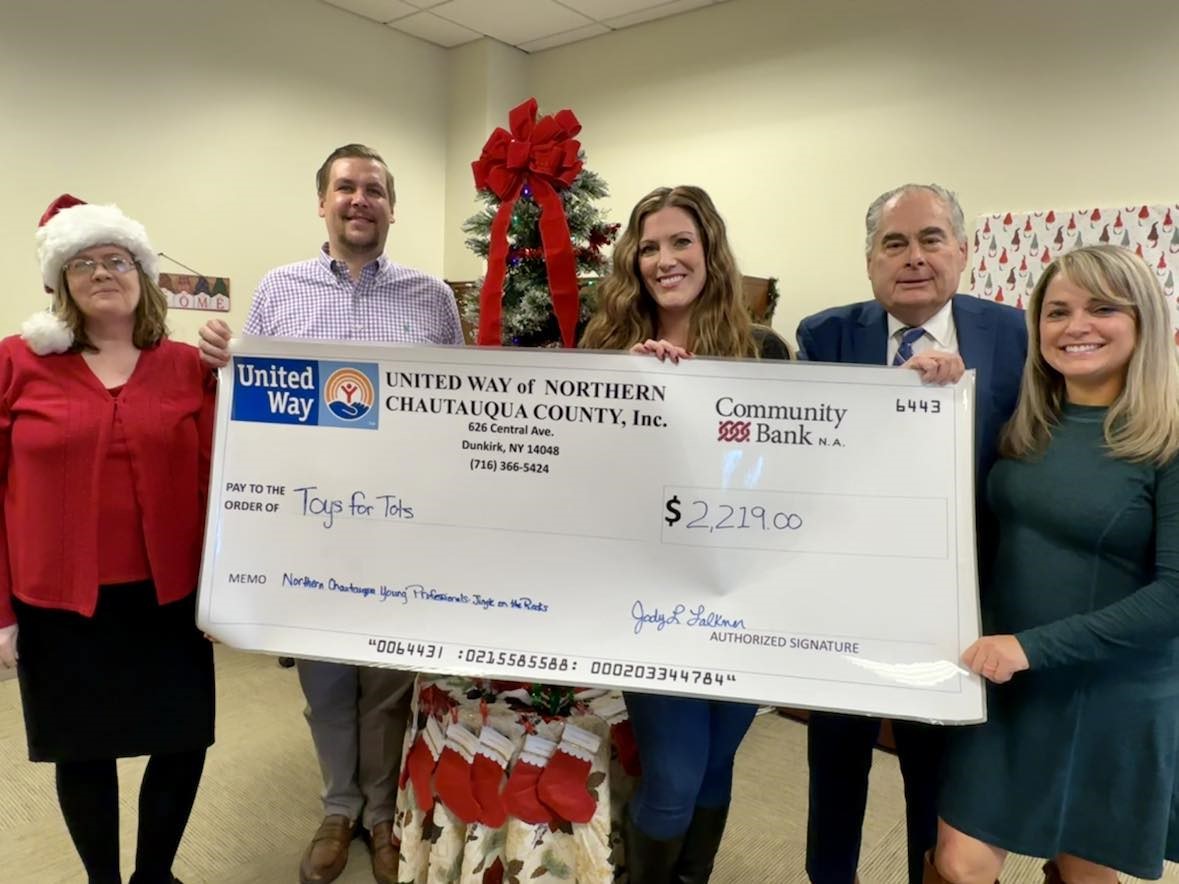 Jingle at the Rocks Raises Over $2,000 for Toys for Tots